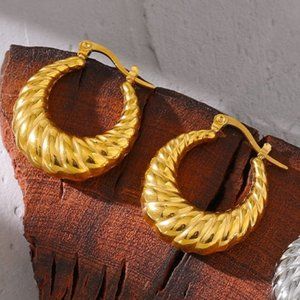 NEW 18K Gold Plated Croissant Hoop Earrings